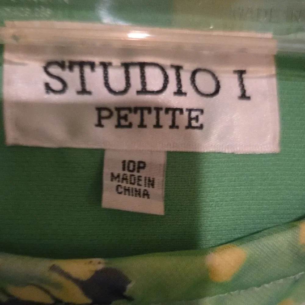 2 Piece Green Ensemble with Floral Skirt - Picture 3 of 5